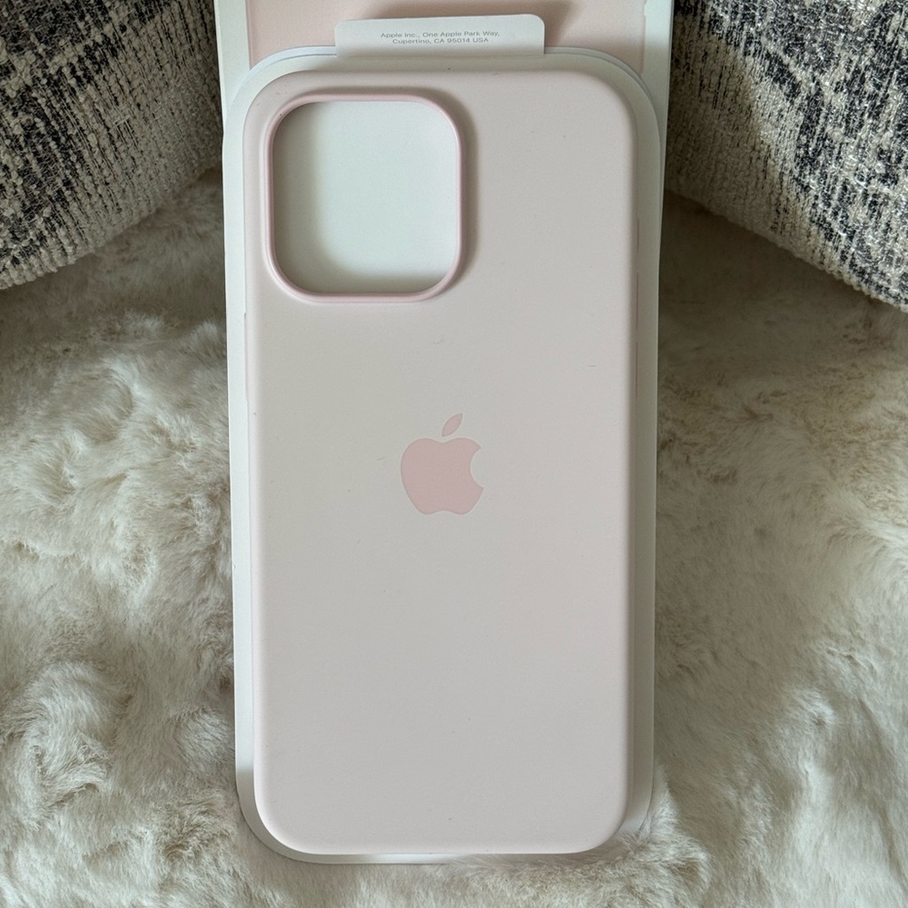 🌷Apple Light Pink Silicone iPhone 15 Pro Max Phone Case